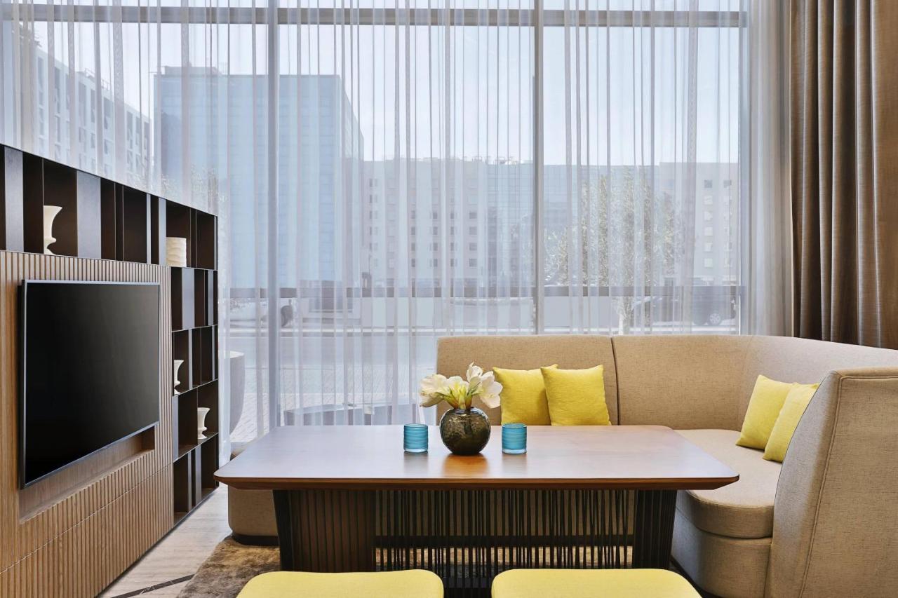 Отель Courtyard By Marriott Dubai, Al Barsha